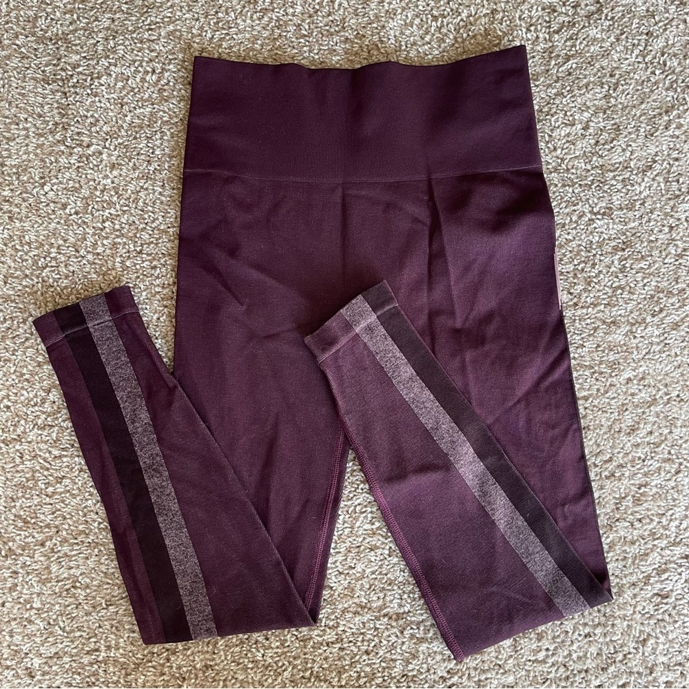 SPANX•Look At Me Now Leggings•Jammy Plum•Size Small - Picture 4 of 7